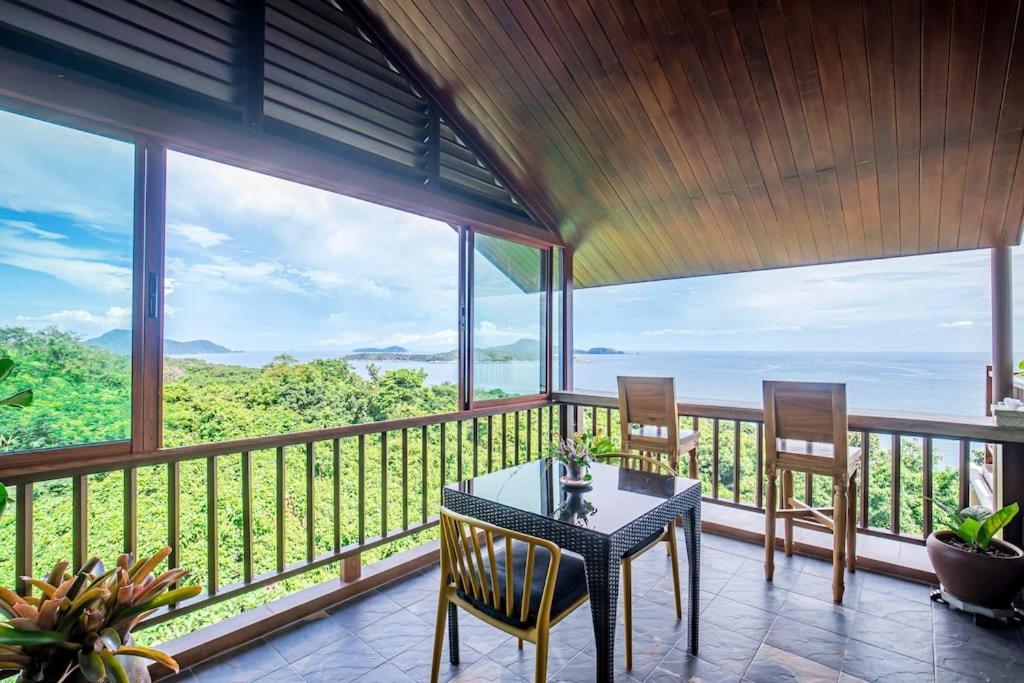 Villa Yariana Ocean Front - 7 Bedrooms Nai Harn Kültér fotó