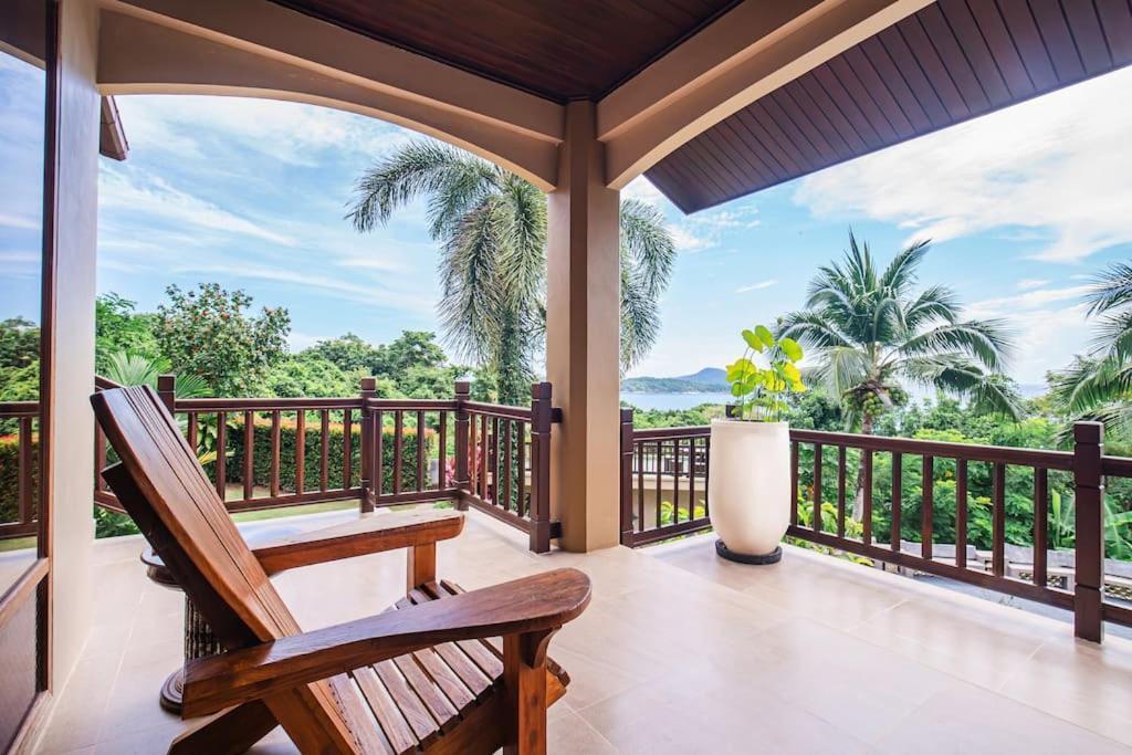 Villa Yariana Ocean Front - 7 Bedrooms Nai Harn Kültér fotó